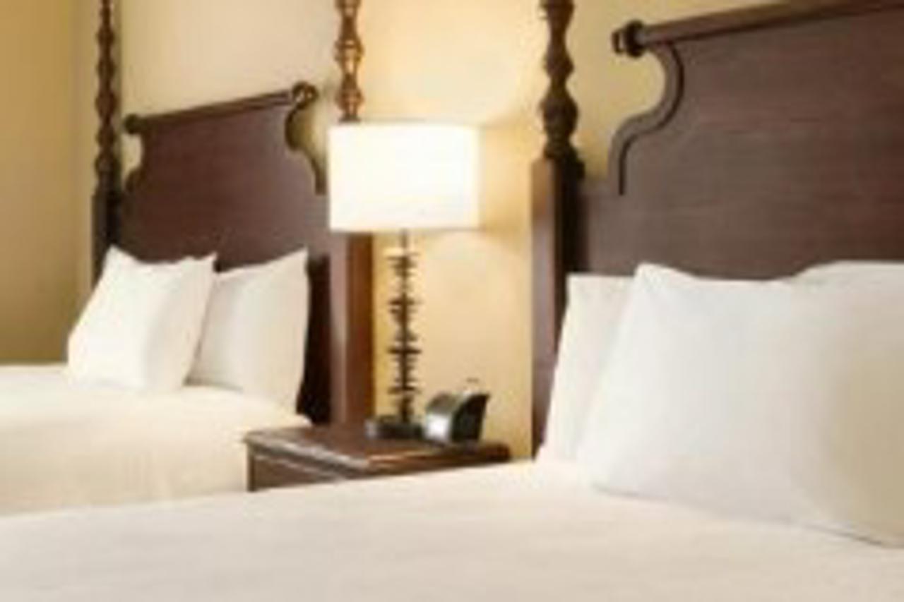 Embassy Suites Savannah Historic District Esterno foto