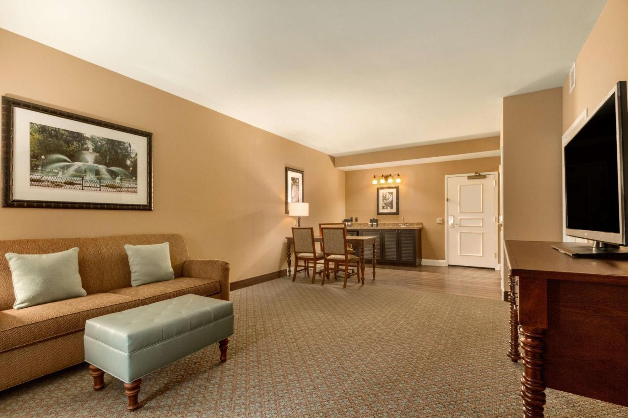 Embassy Suites Savannah Historic District Esterno foto